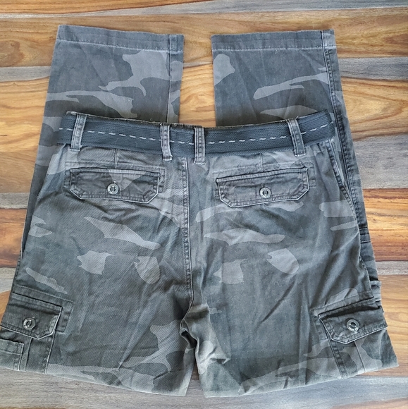 Iron Co. Men's Camo Cargo Pants, NWT, size 36 waist 32 Length, with belt - Picture 4 of 7